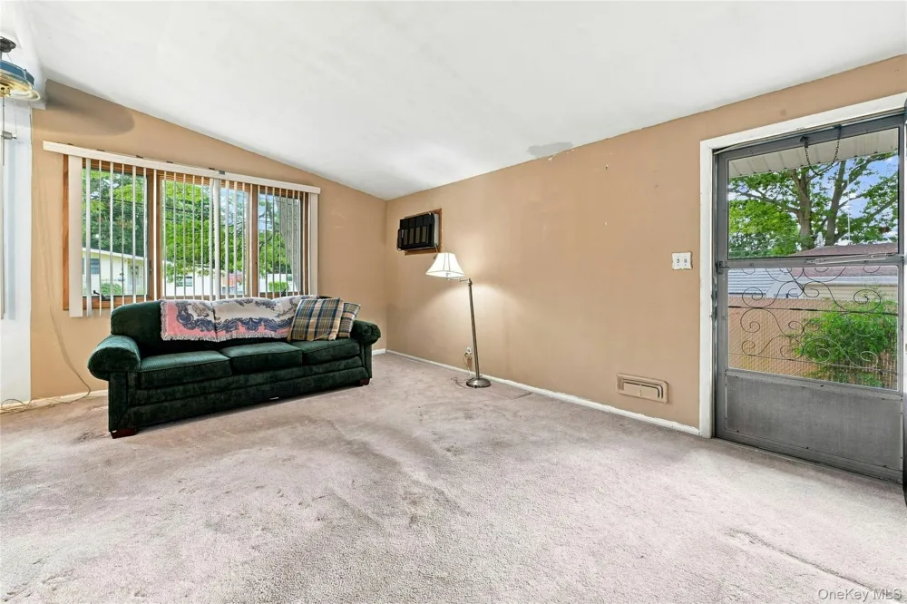 90 Samuel Street Lake Ronkonkoma, NY 11779