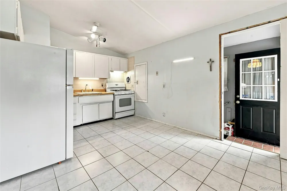 90 Samuel Street Lake Ronkonkoma, NY 11779