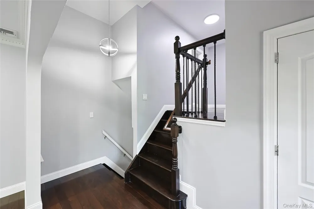 78 Poplar Street Garden City, NY 11530