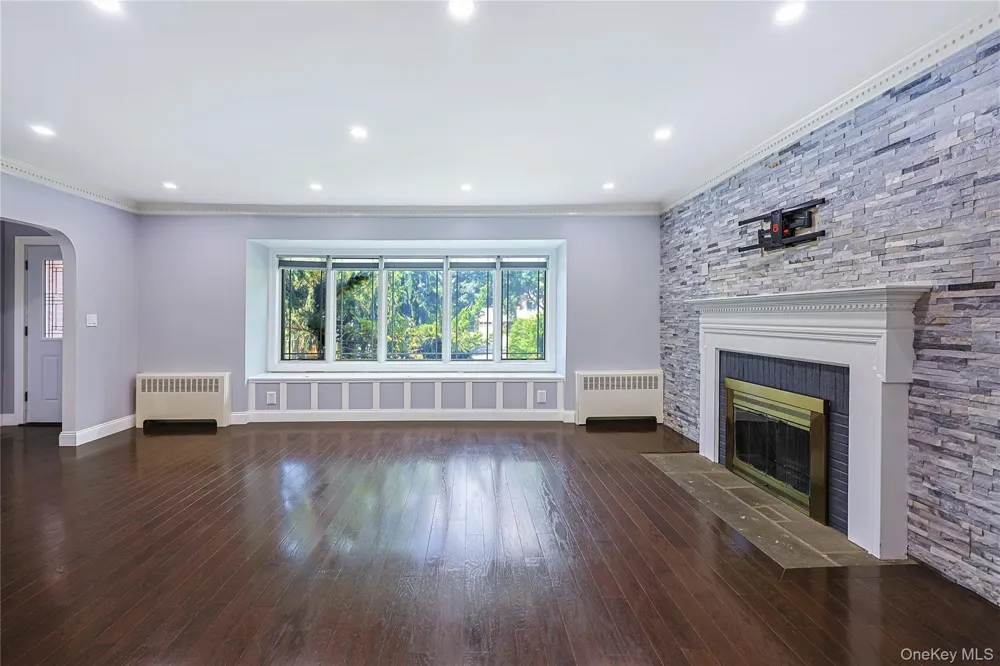 78 Poplar Street Garden City, NY 11530