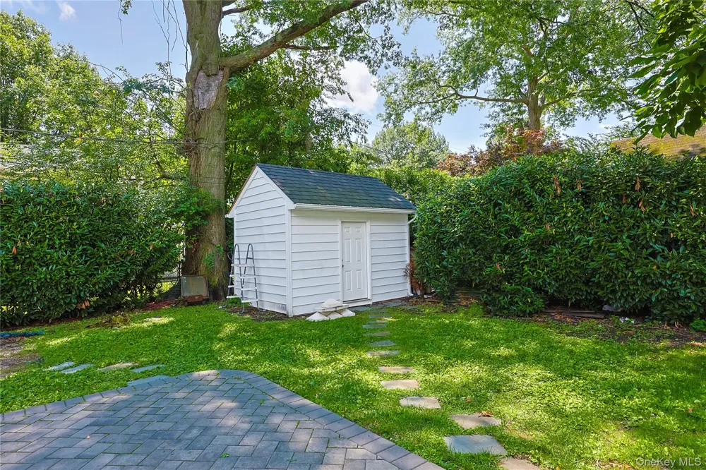 78 Poplar Street Garden City, NY 11530