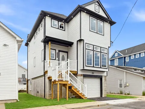 9 James Street S