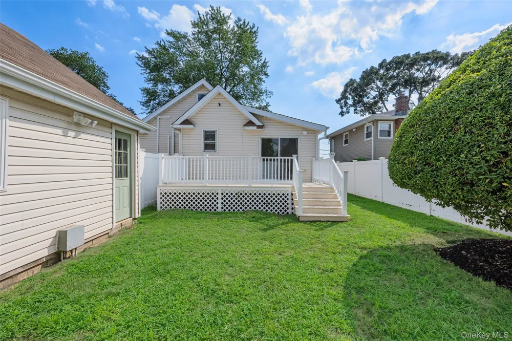 31 Cherry Avenue Bethpage, NY 11714