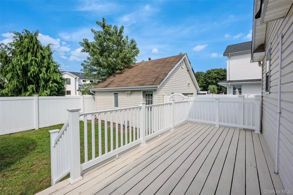 31 Cherry Avenue Bethpage, NY 11714