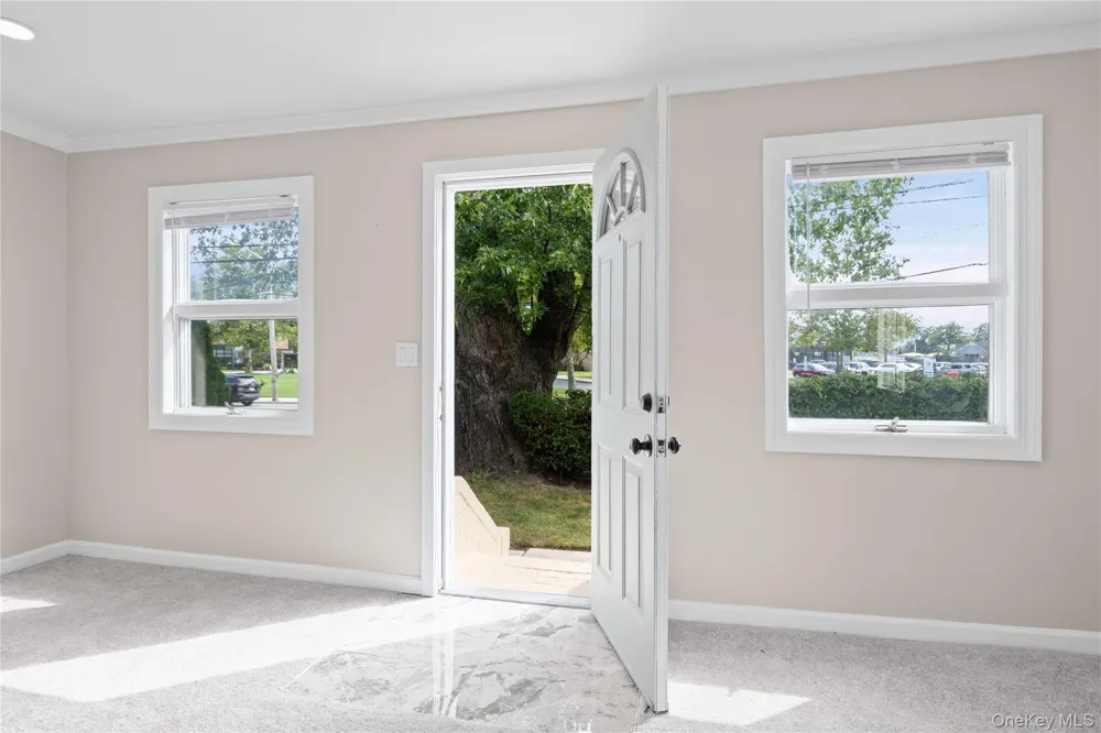 31 Cherry Avenue Bethpage, NY 11714