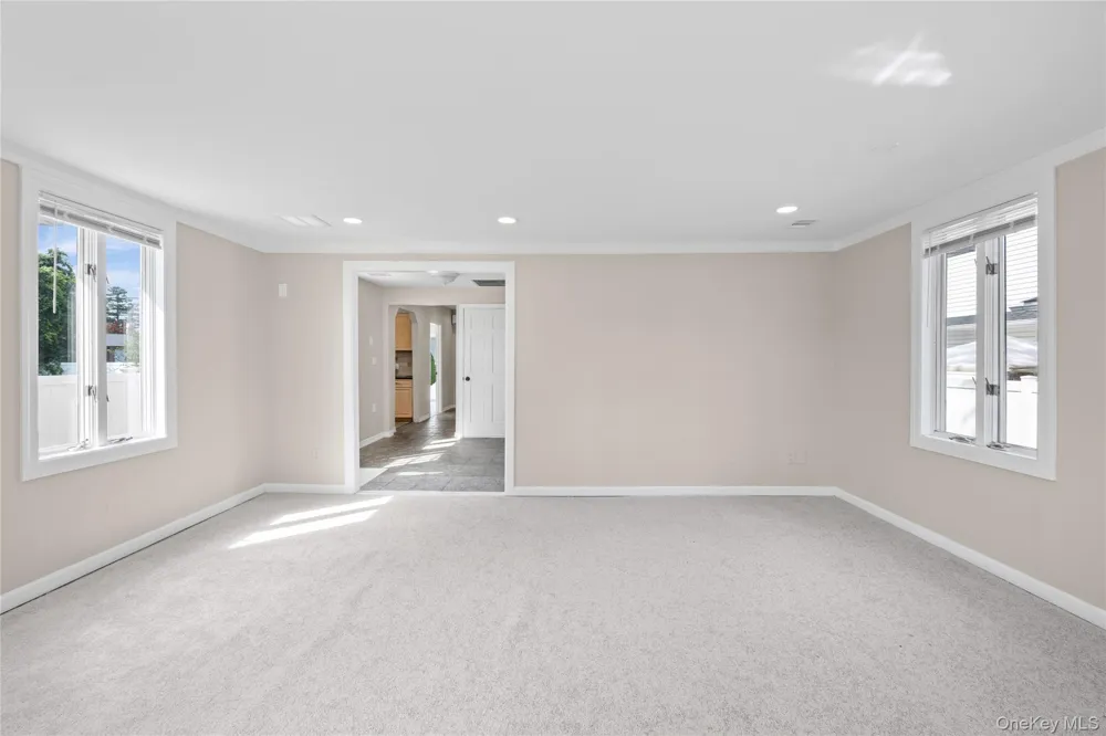 31 Cherry Avenue Bethpage, NY 11714