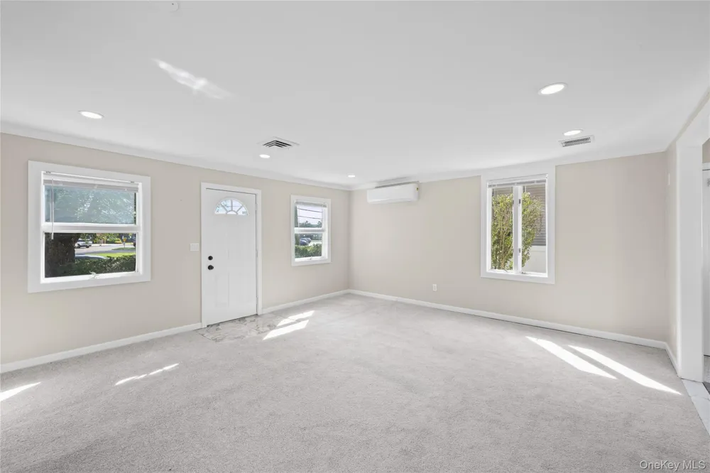 31 Cherry Avenue Bethpage, NY 11714