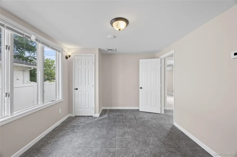 31 Cherry Avenue Bethpage, NY 11714