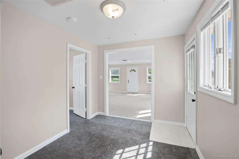 31 Cherry Avenue Bethpage, NY 11714