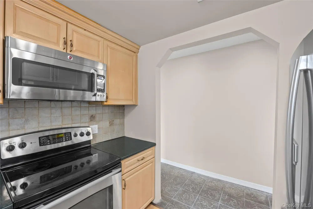 31 Cherry Avenue Bethpage, NY 11714