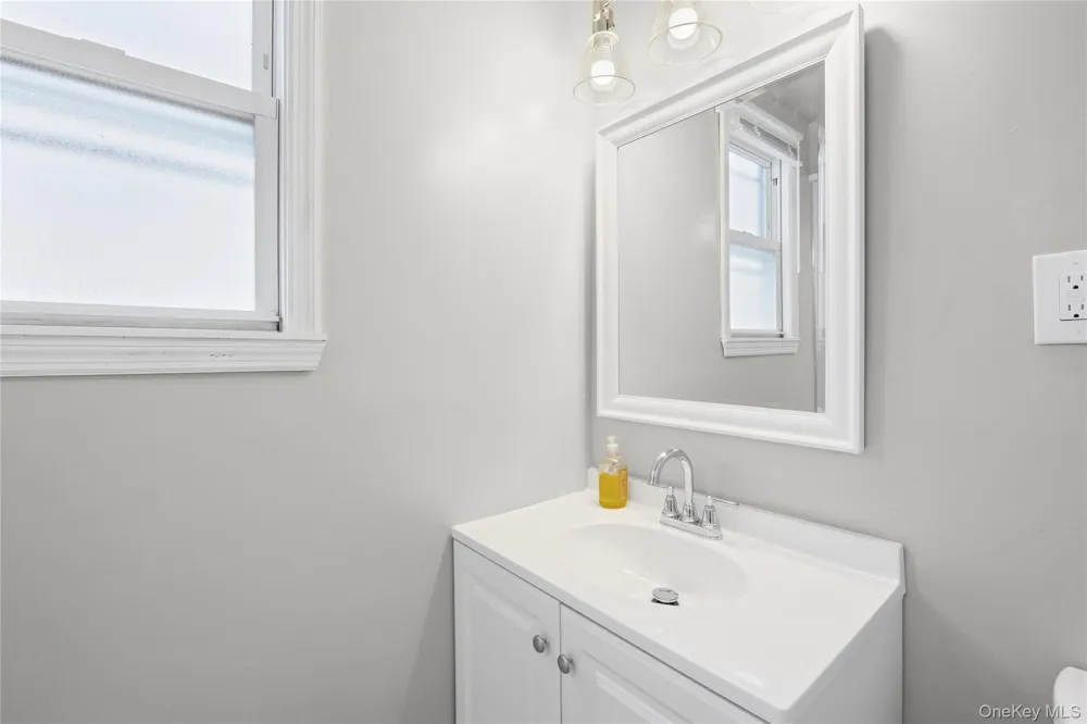31 Cherry Avenue Bethpage, NY 11714