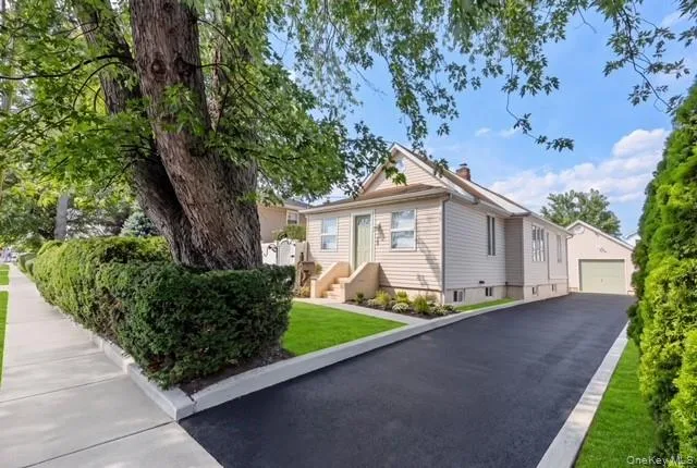 31 Cherry Avenue Bethpage, NY 11714