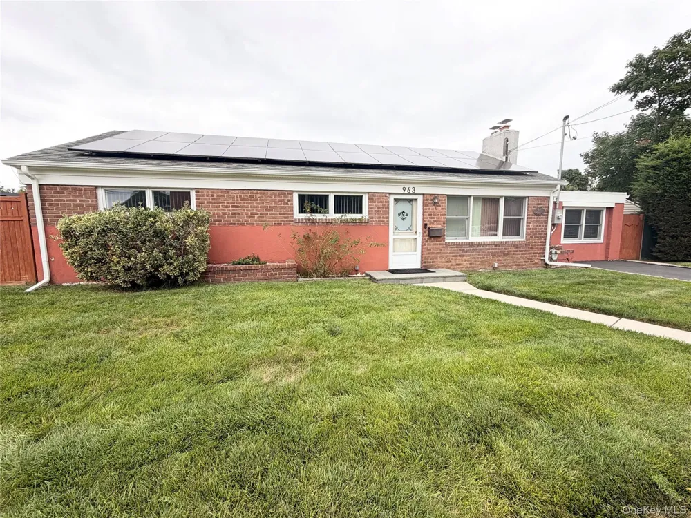 963 Hastings Street Baldwin, NY 11510
