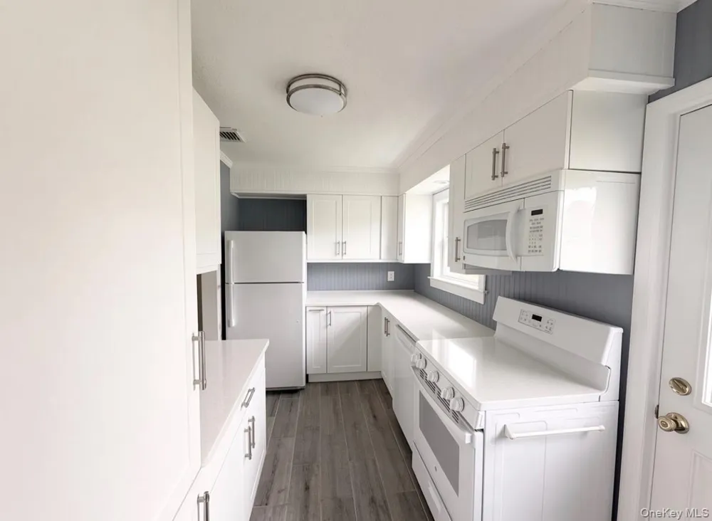 963 Hastings Street Baldwin, NY 11510