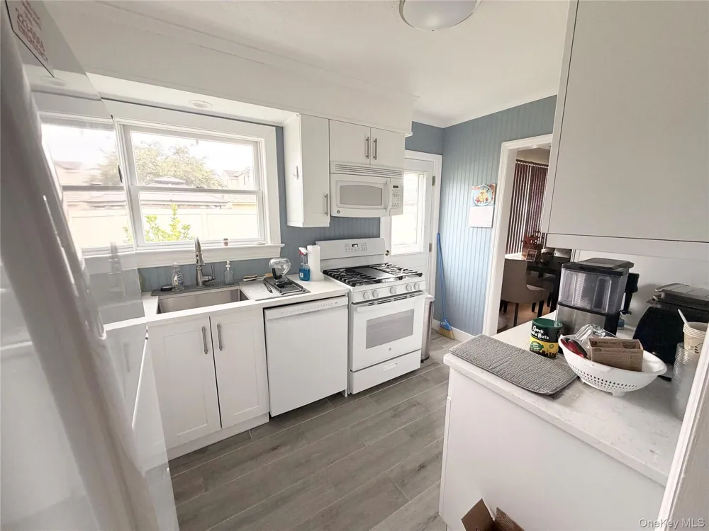 963 Hastings Street Baldwin, NY 11510