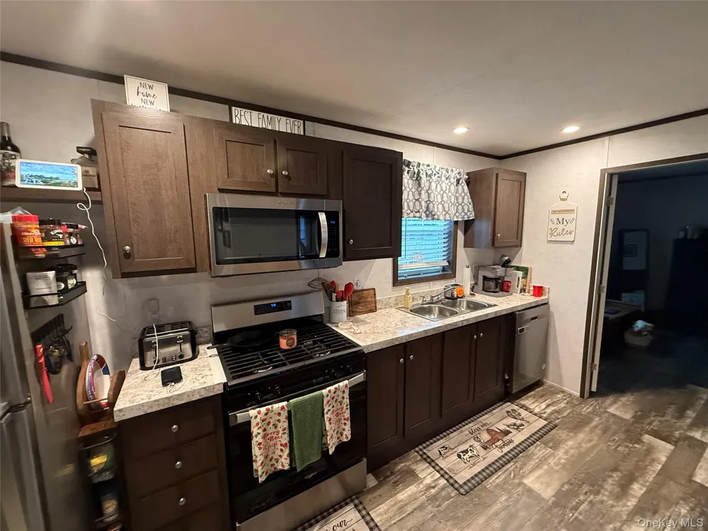 755 Tarrytown Lane Walden, NY 12586