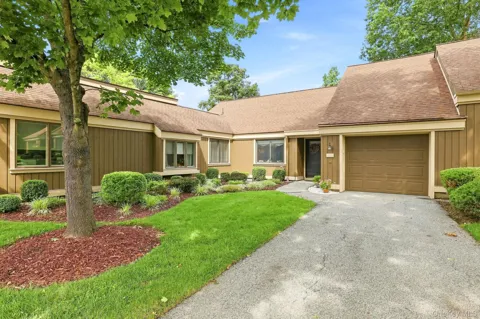 590 Heritage Hills #B