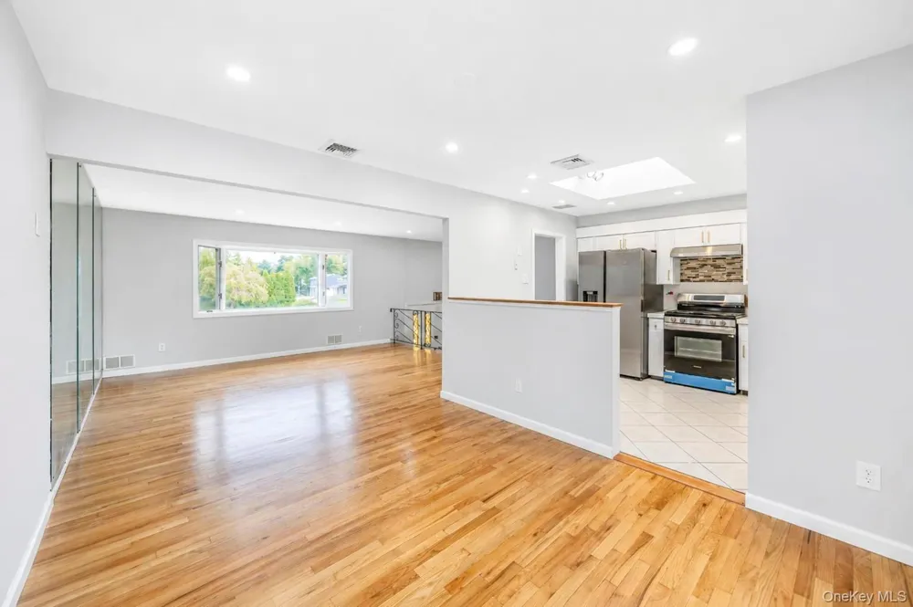 18 Dexter Lane Kings Park, NY 11754