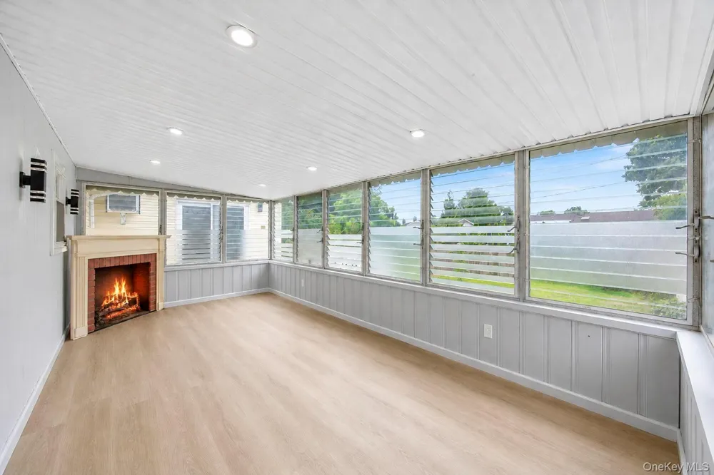 18 Dexter Lane Kings Park, NY 11754