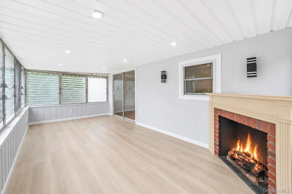 18 Dexter Lane Kings Park, NY 11754