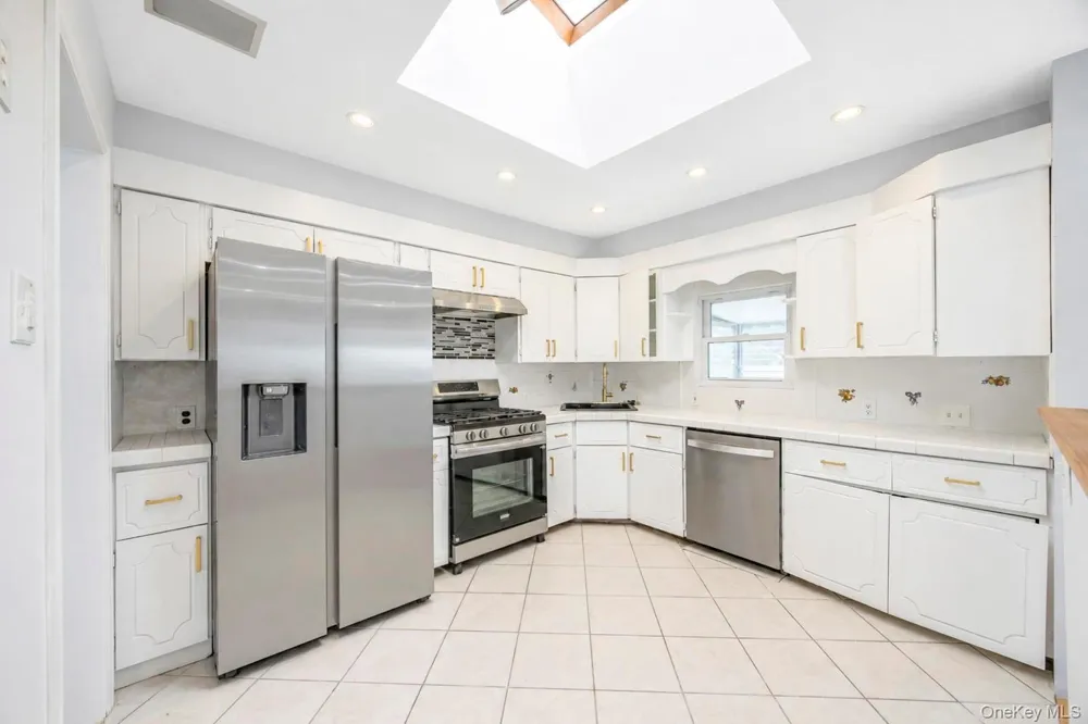 18 Dexter Lane Kings Park, NY 11754