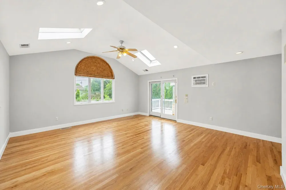 18 Dexter Lane Kings Park, NY 11754