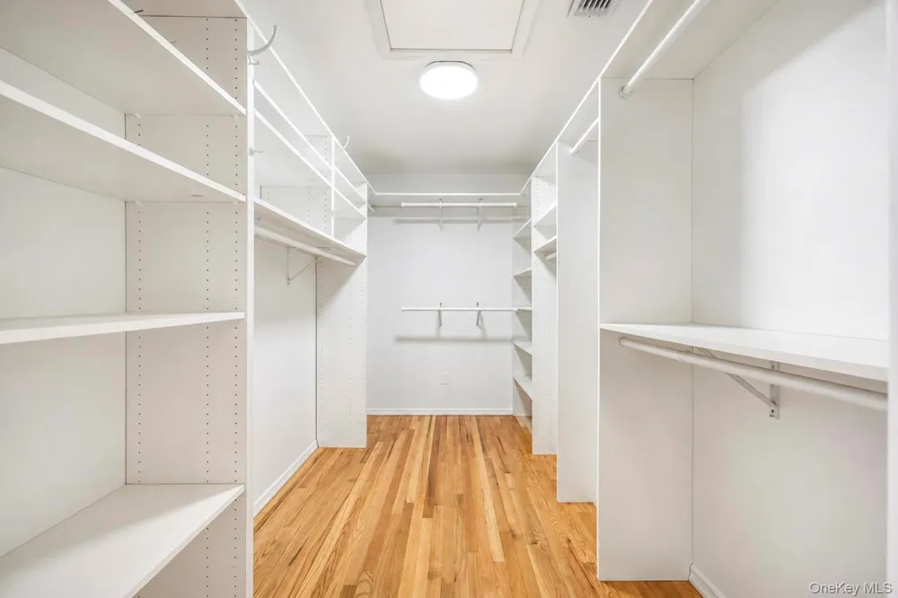 18 Dexter Lane Kings Park, NY 11754