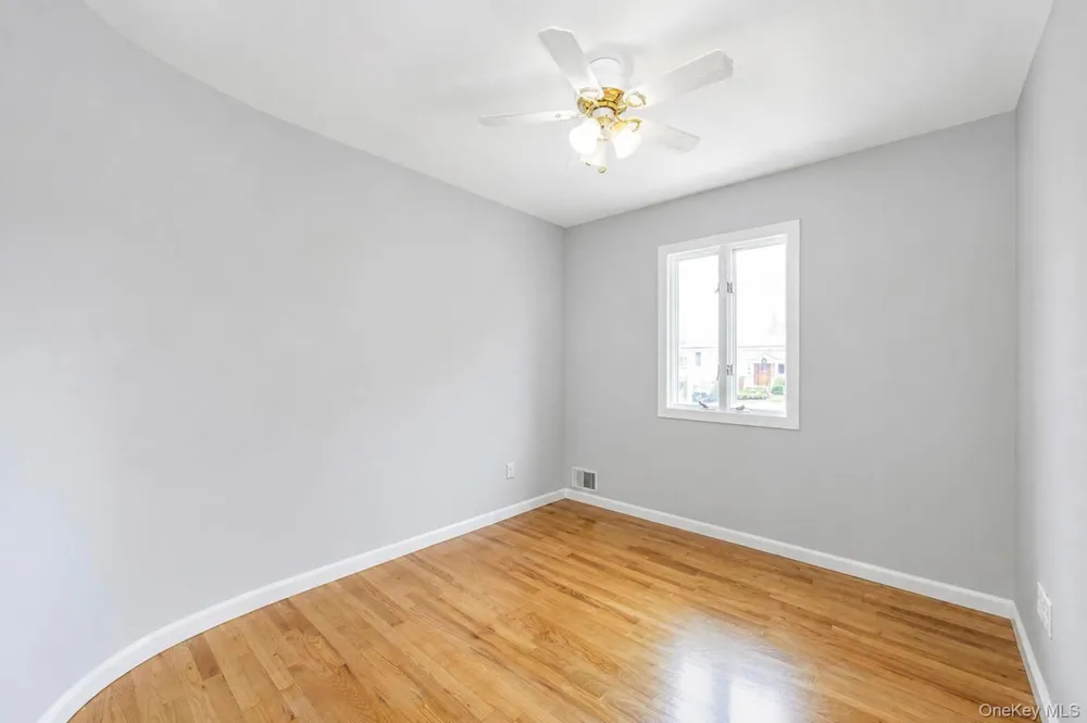 18 Dexter Lane Kings Park, NY 11754