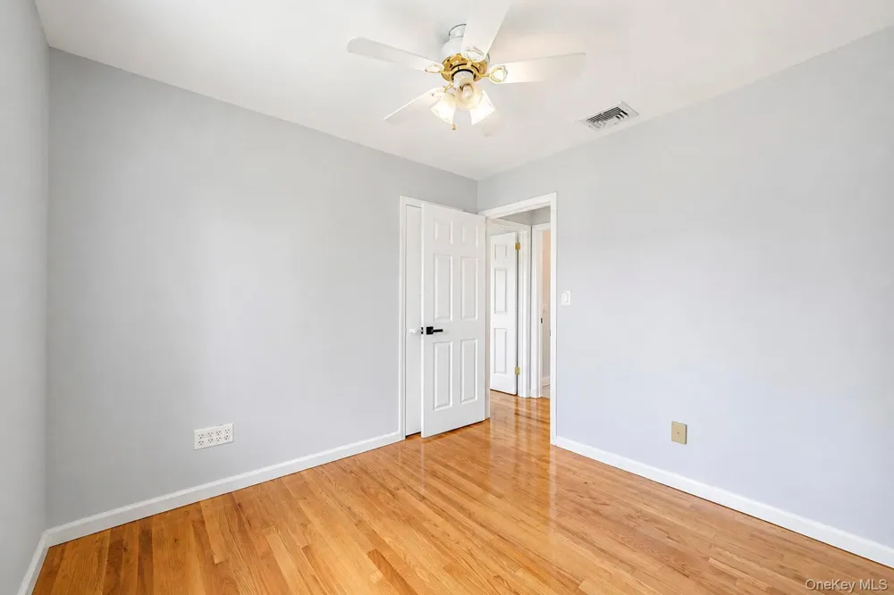 18 Dexter Lane Kings Park, NY 11754