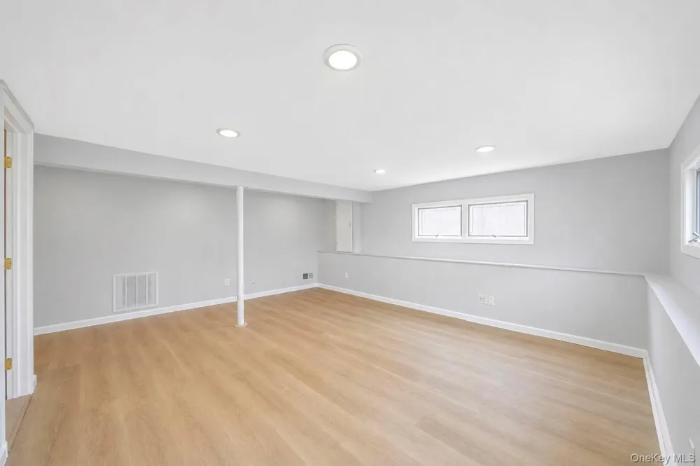 18 Dexter Lane Kings Park, NY 11754