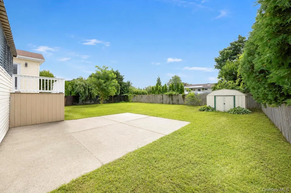 18 Dexter Lane Kings Park, NY 11754
