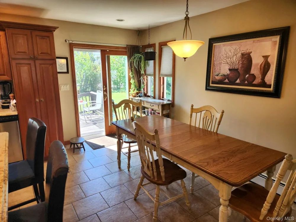 956 Hamilton Avenue Lindenhurst, NY 11757