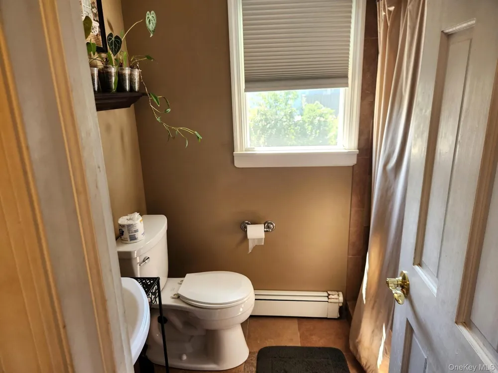 956 Hamilton Avenue Lindenhurst, NY 11757