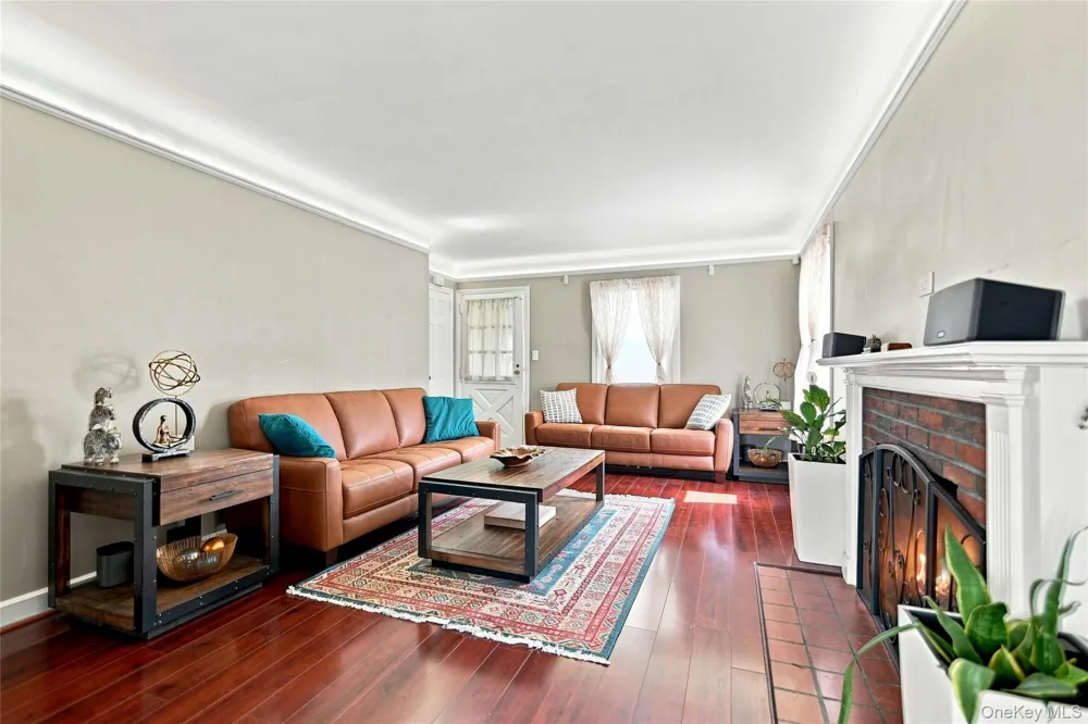 148 Canterbury Road Williston Park, NY 11596