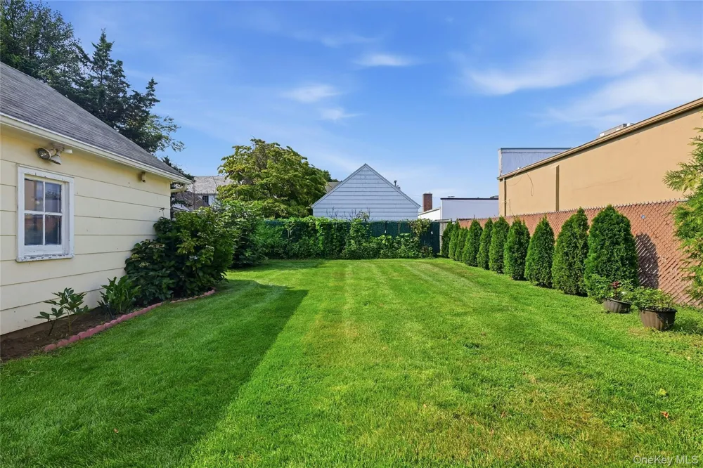148 Canterbury Road Williston Park, NY 11596
