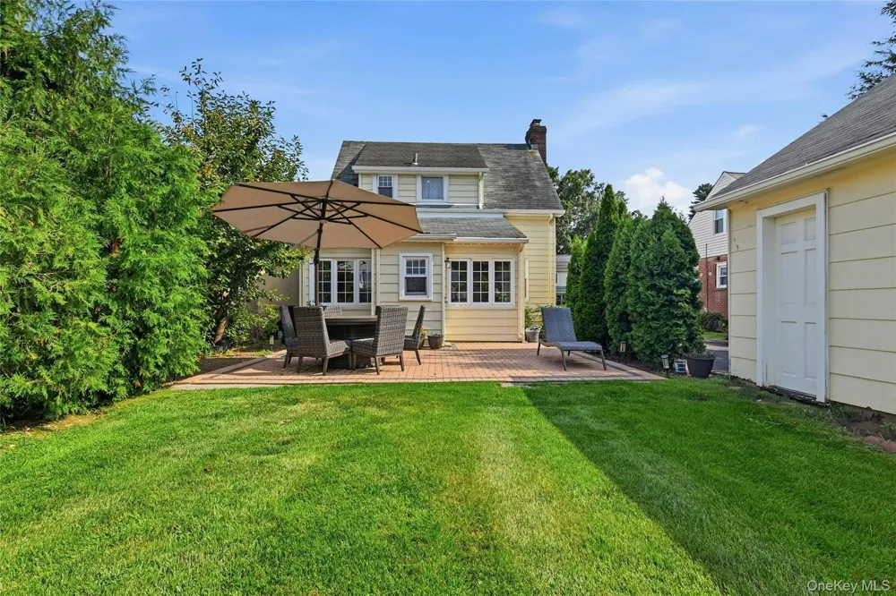 148 Canterbury Road Williston Park, NY 11596