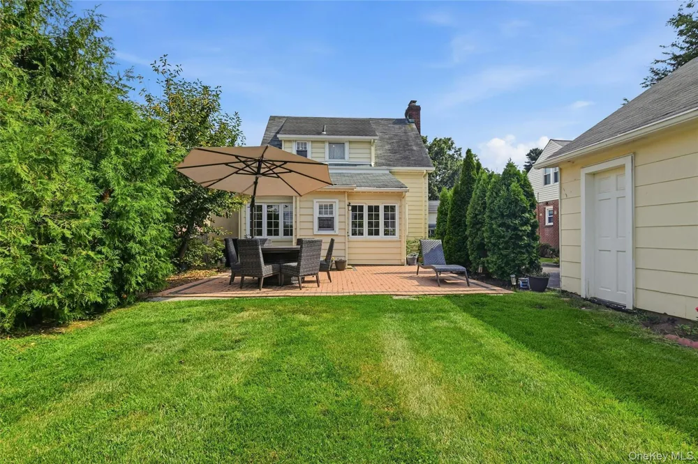 148 Canterbury Road Williston Park, NY 11596