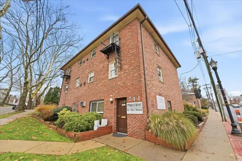 741 BLOOMFIELD AVE
