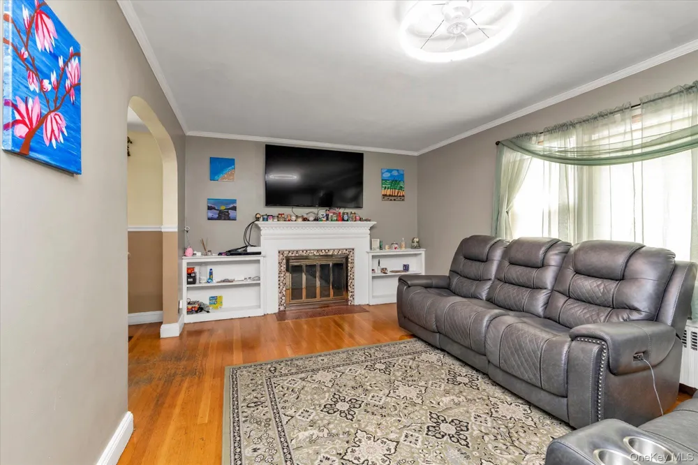 1 Windsor Place Lynbrook, NY 11563