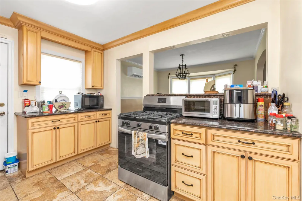 1 Windsor Place Lynbrook, NY 11563