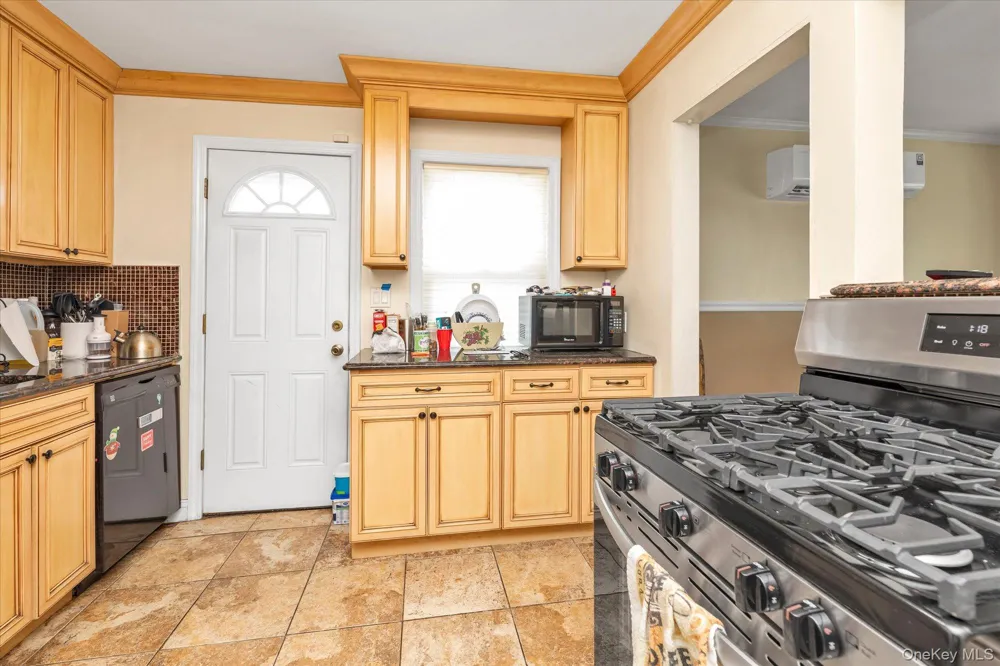 1 Windsor Place Lynbrook, NY 11563