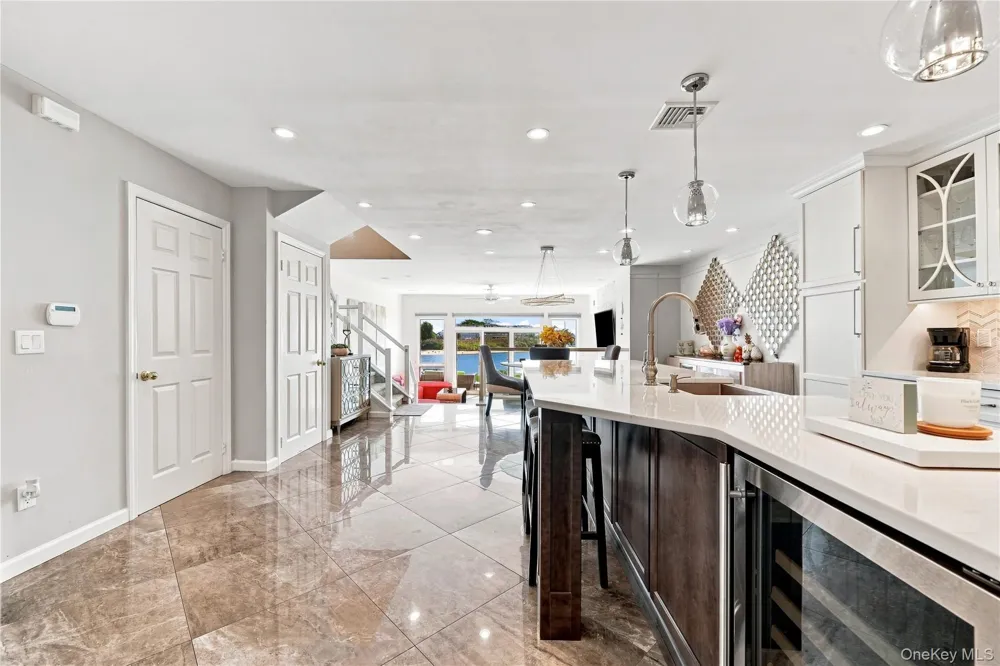 1 Victoria #1 Amityville, NY 11701