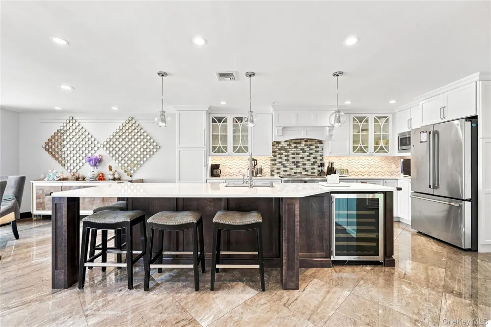 1 Victoria #1 Amityville, NY 11701