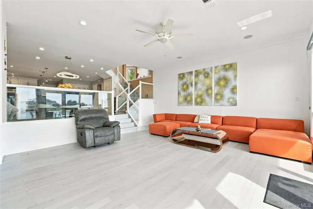 1 Victoria #1 Amityville, NY 11701