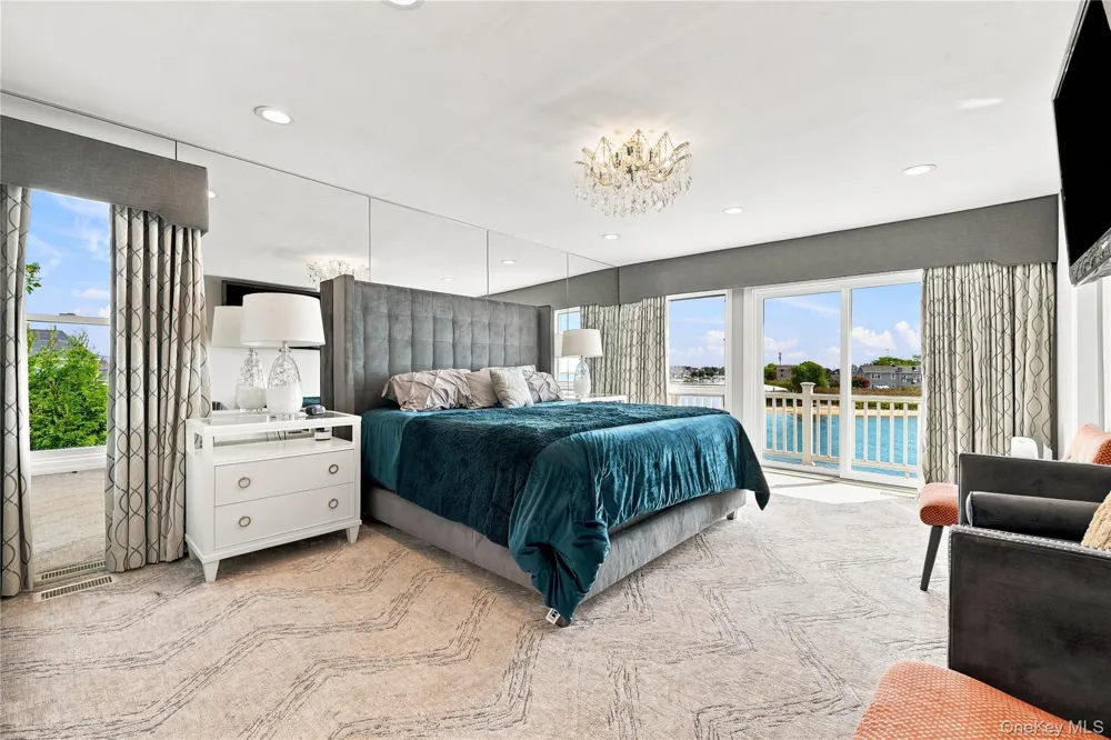 1 Victoria #1 Amityville, NY 11701