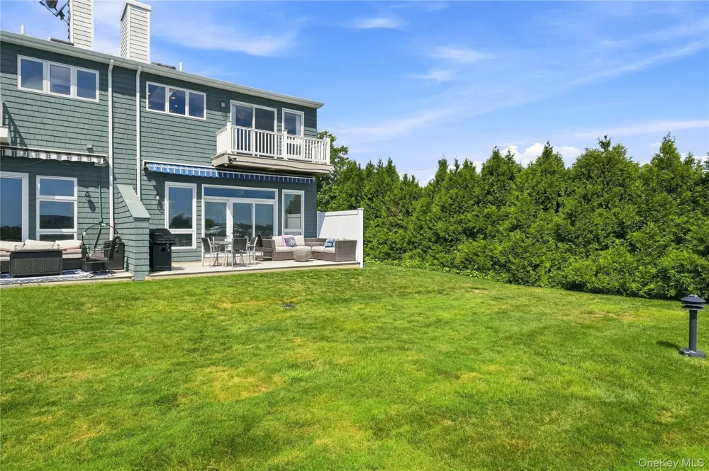 1 Victoria #1 Amityville, NY 11701
