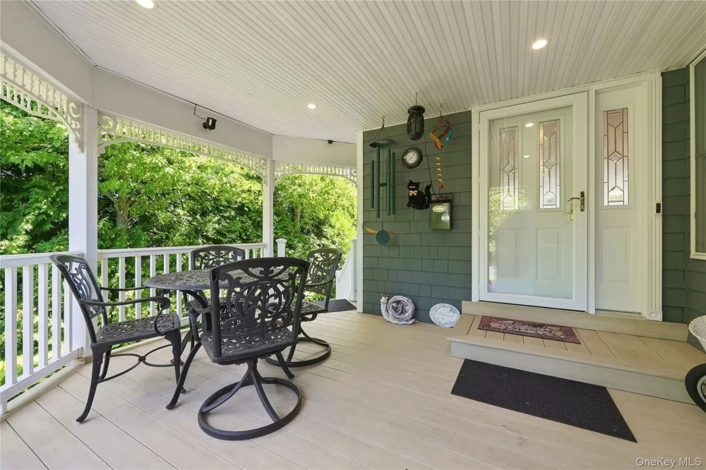 1 Victoria #1 Amityville, NY 11701