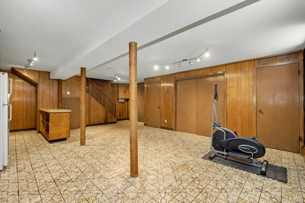 167 Gaylor Road Scarsdale, NY 10583