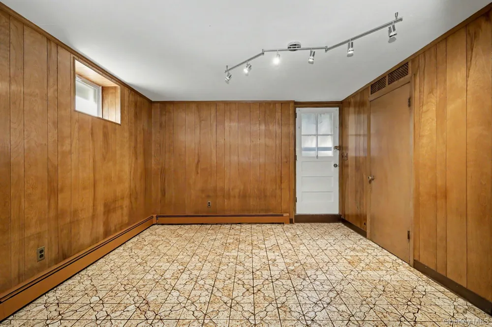 167 Gaylor Road Scarsdale, NY 10583