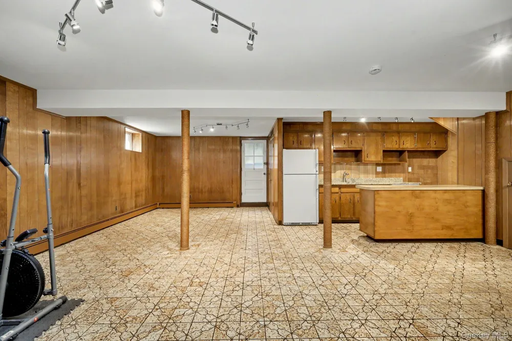 167 Gaylor Road Scarsdale, NY 10583